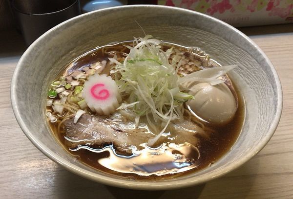 「ニボシラーメン＋味玉＋半ライス(700円＋80円＋サービス)」@めんや佐高の写真