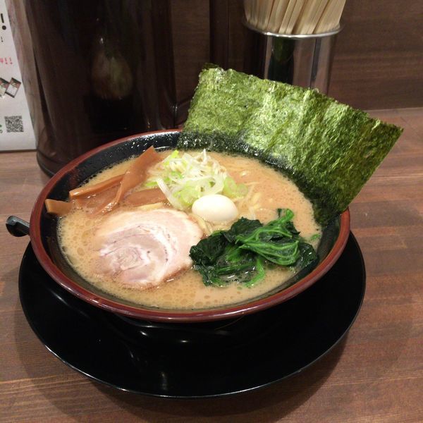 「豚骨醤油」@山亀家 西千葉店の写真