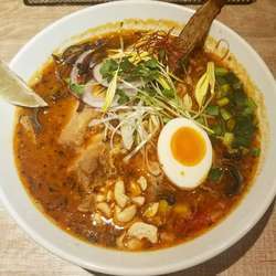 スパイス厚切りチャーシューメン1300円