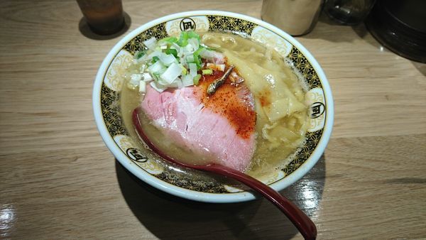 「すごい煮干しラーメン830」@ラーメン凪 川口東口駅前店の写真