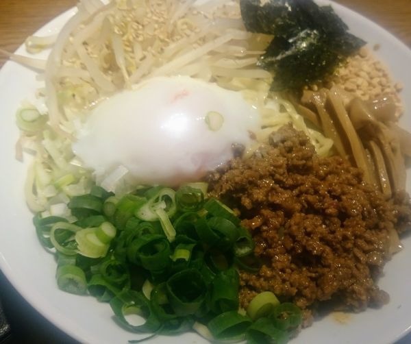 「麻婆坦々まぜそば＋大盛り＋ルーロー飯」@中華そば 二階堂の写真