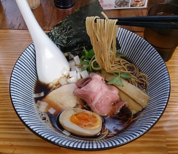 「煮干しそば黒醤油」@中華そば よしかわの写真