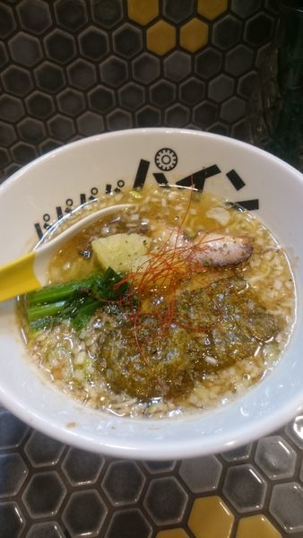 「パイナップル海老塩ラーメン 800円」@パイナップルラーメン屋さん パパパパパインの写真