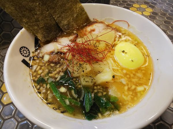 「海老塩いっぱいん」@パイナップルラーメン屋さん パパパパパインの写真