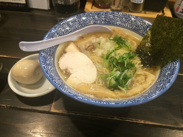 「トリプルらーめん 味玉入り」@濃厚鶏白湯ラーメン 一彩の写真