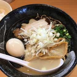 とりそば黒 味玉トッピング