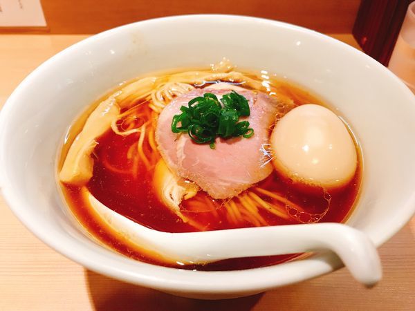 「味玉醤油らぁ麺」@らぁ麺 はやし田 新宿本店の写真