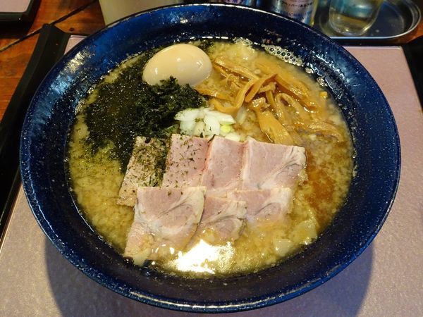 「特製中華そば（1,000円）中盛り」@煮干し背脂極太手もみ麺の店 一本勝負の写真