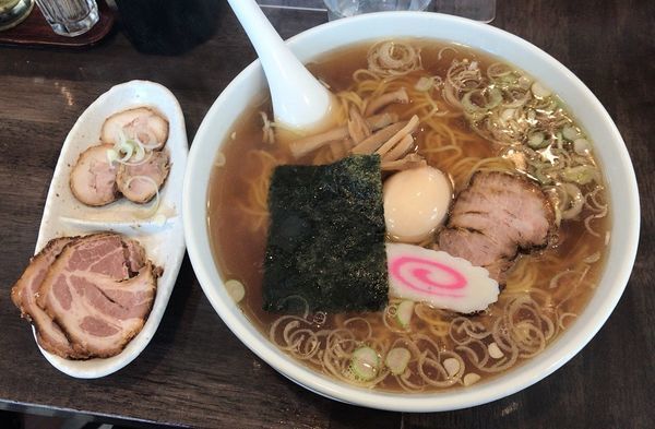 「特製中華そば＋煮卵(950円＋100円)」@弘前軒の写真