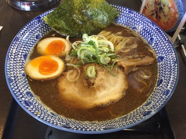 「コク正油あじ玉らぁめん（大盛）」@麺楽屋の写真