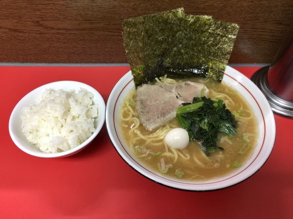 「醤油ラーメン(680円)」@豚八家の写真