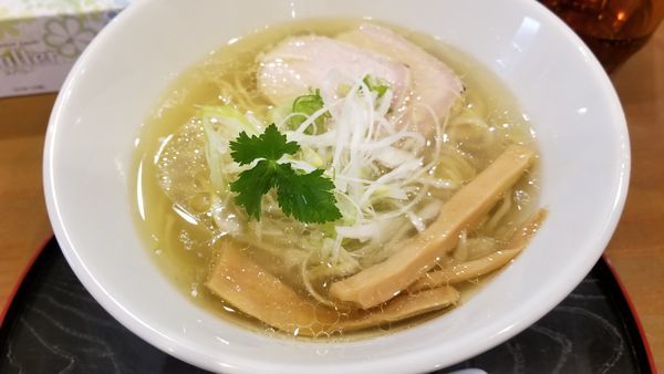 「鶏塩麺　ストレート麺」@麺や 阿吽の写真