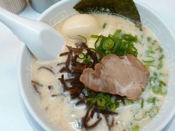 「ラーメン＋味玉」@博多天神 新橋1号店の写真