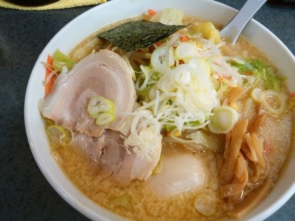 「ハッスル味噌野菜ラーメン＋味付玉子（固茹で）」@ハッスルラーメンホンマ 亀戸本店の写真