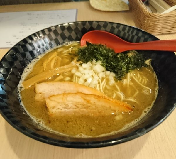 「豚煮干(仮称)らーめん」@麺＆cafe Coi.Coi.の写真