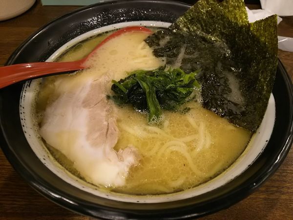 「豚骨醤油ラーメン　※クーポンで５００円」@まひる野 藤原商店の写真