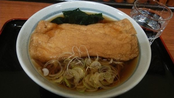 「きつねそば 400円」@かのや 新宿東南口店の写真