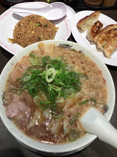「がっつりA定食（ワンタン麺+チャーハン+餃子）1177円」@来来亭 川越山田店の写真