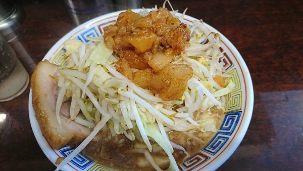 「ミニラーメン ｶﾀﾒﾔｻｲｱﾌﾞﾗﾆﾝﾆｸ多め」@ラーメン二郎 めじろ台店の写真