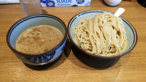 「濃厚煮干しつけ麺 800円」@鼈の写真