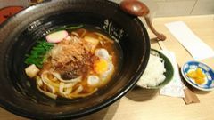 「ぞうにきしめん」@きしめん亭 エスカ店の写真