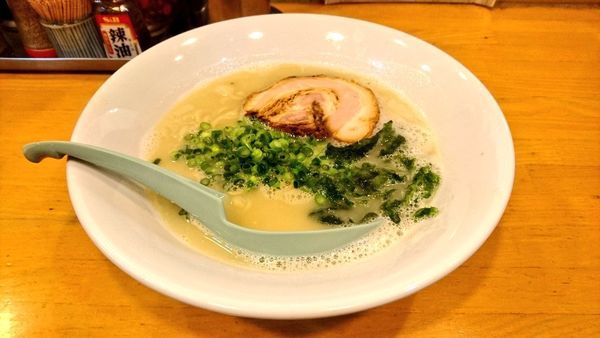 「鶏白湯 塩(麺硬め)」@麺場 鶏源 TORIGEN 黄金町店の写真