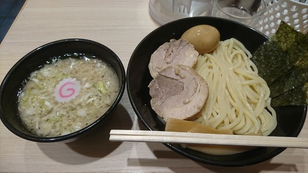 「背油醤油つけ麺」@頑者製麺所 エキア成増店の写真