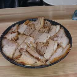 チャーシューメン中盛 900円