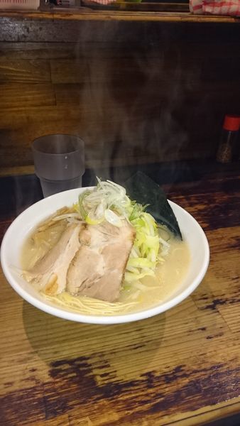「塩とんこつ野菜」@ラーメン 岩佐の写真