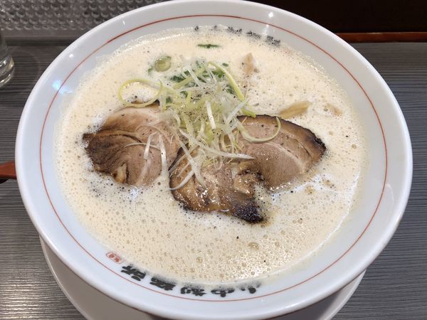 「鶏豚醤油らーめん」@やまなか製麺所の写真