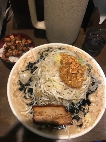 「どてちんラーメン黒(アブラマシマシ)チャーシュー麦飯」@どてちんIIの写真