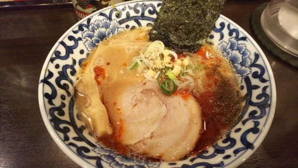 「豚骨魚介辛旨らー麺」@東京駅 斑鳩の写真