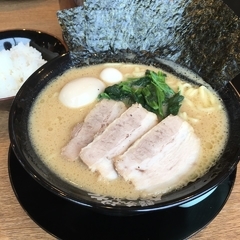 横濱家系ラーメン 布施商店の画像