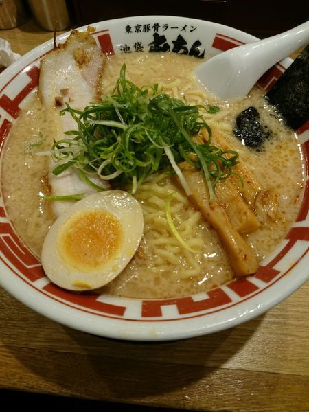「東京とんこつ ラーメン　650円」@屯ちん 新宿店の写真