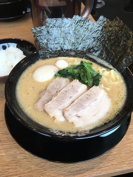「MAXラーメン」@横濱家系ラーメン 布施商店の写真