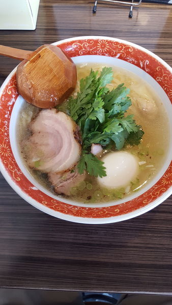 「本丸塩ラーメン、味玉」@厚木本丸亭の写真