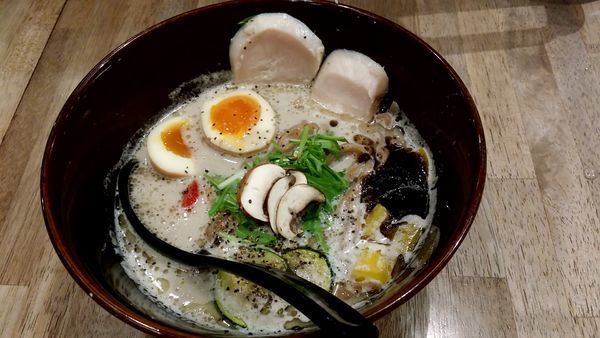 「キノコのベジ白湯ソバ＋味玉」@ソラノイロ トンコツ&キノコの写真