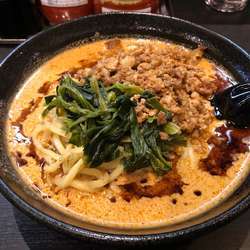 黒マー油担々麺 850円 大盛り無料