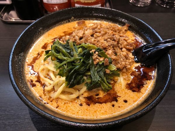 「黒マー油担々麺 850円 大盛り無料」@地獄の担担麺 天竜 トツカーナモール店の写真