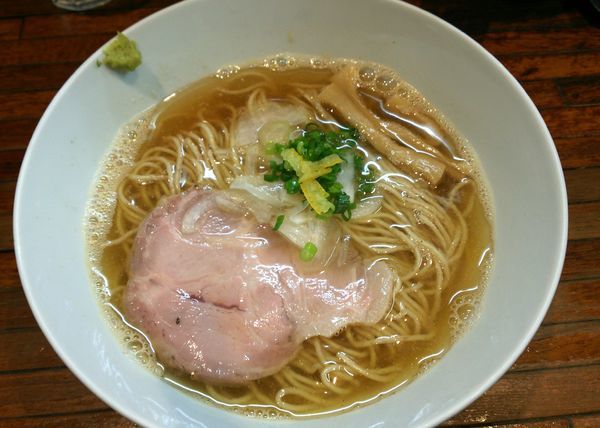 「鯵煮干の塩そば　800円」@町田汁場 しおらーめん進化 町田駅前店の写真