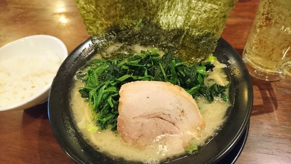 「豚骨塩 ほうれん草ラーメン」@麺家 徳 アトレ川崎店の写真