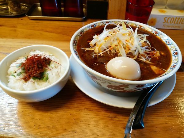 「辛っとろ麻婆麺追い飯セット＋味玉」@辛っとろ麻婆麺 あかずきんの写真
