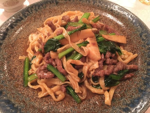 「牛肉伊府麺 1200円」@中国料理 龍鳳の写真