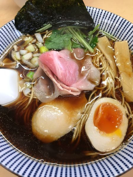 「煮干しそば黒醤油(大盛)790円」@中華そば よしかわの写真
