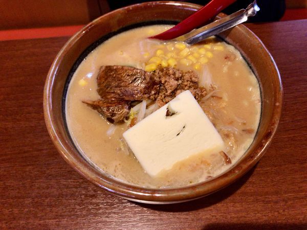 「北海道味噌らーめん バターコーントッピング」@麺場 田所商店 籠原店の写真
