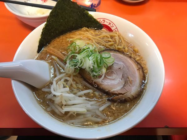 「キムラーメン醤油大盛 880円+食べ放題ごはん150円」@キムラーメンの写真