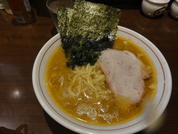 「ラーメン（もも）　700円　硬め濃いめ多め」@らーめん飛粋の写真