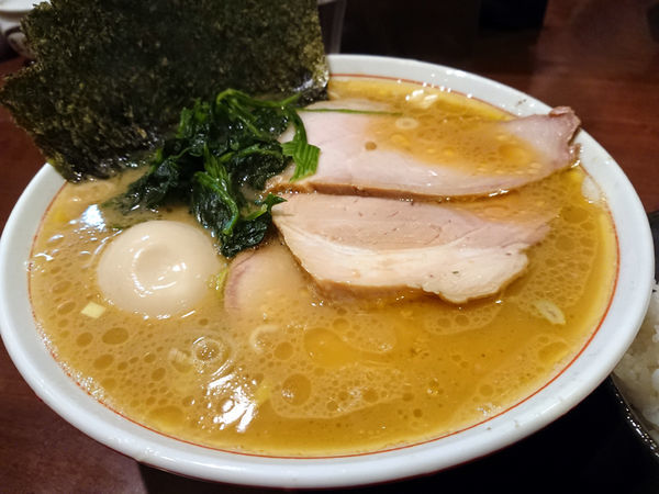 「特製らーめん(もも肉)＋ライス(無料)」@らーめん飛粋の写真