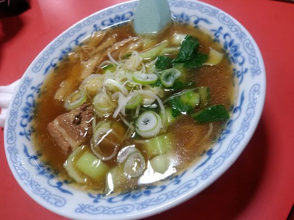 「らーめん(並盛)650円」@來來の写真