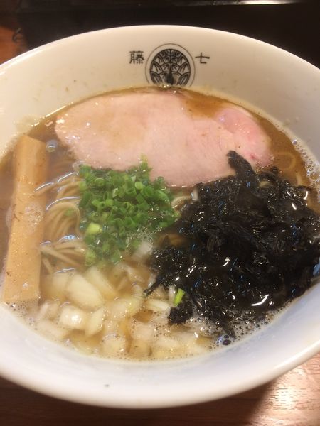 「煮干魚介らぁめん」@らぁ麺とうひちの写真